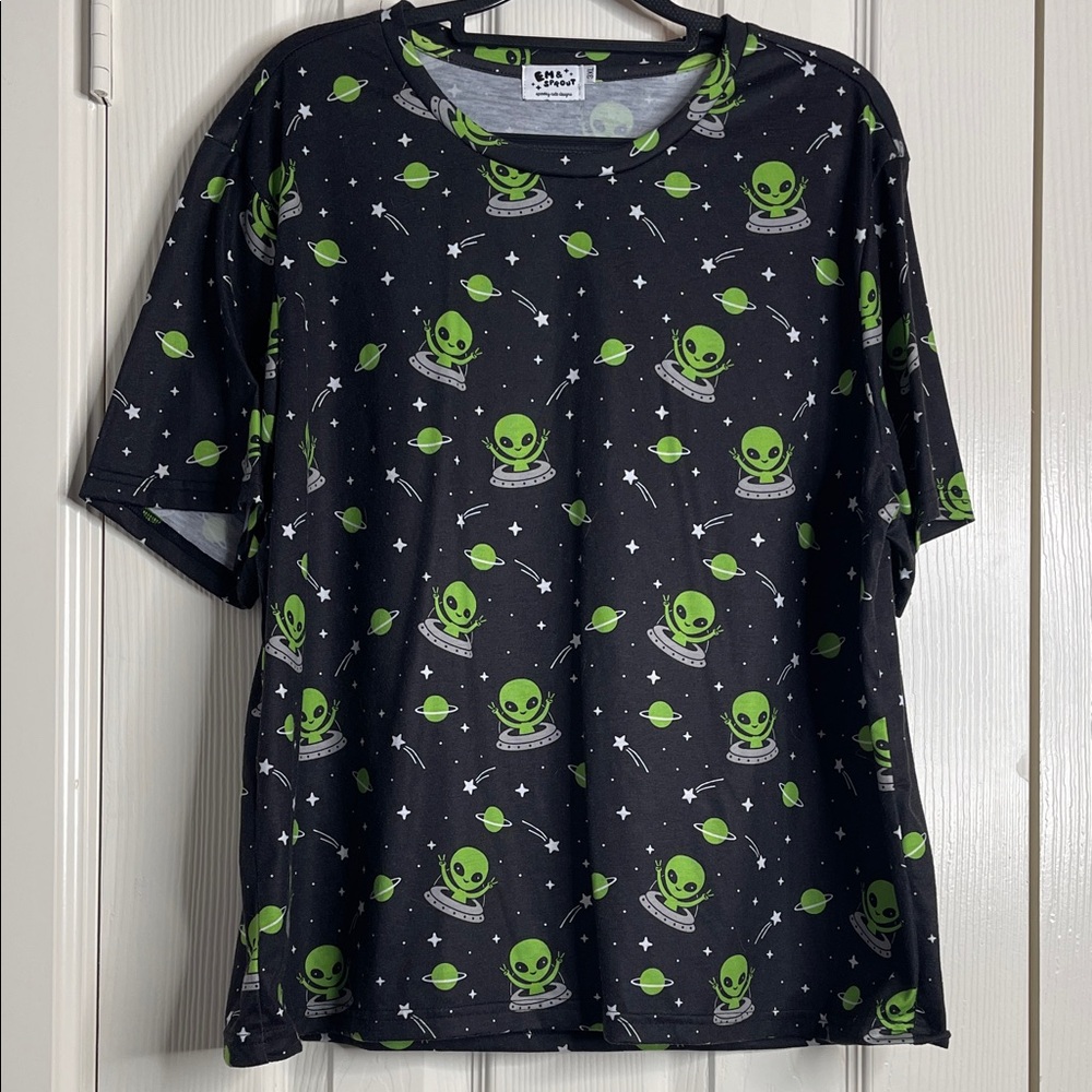 EM & SPROUT Alien Print Black Short Sleeve Tee